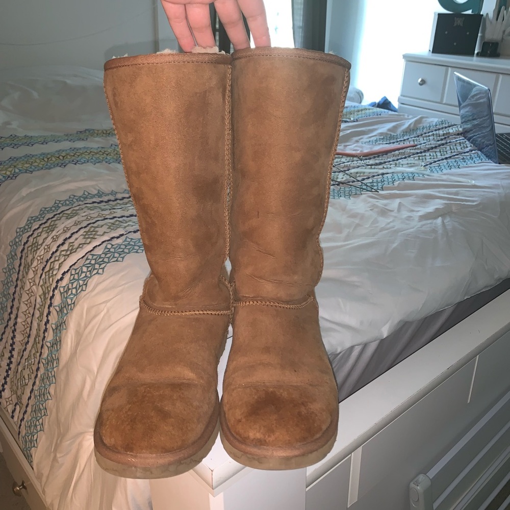 Chestnut UGGs